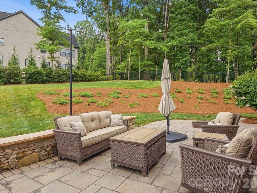 7626 Deerfield Manor Drive, Charlotte, NC 28270.  MLS# CAR4383264, YatesRealty ID 28529. 