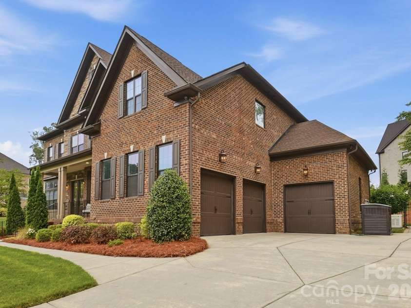 7626 Deerfield Manor Drive, Charlotte, NC 28270.  MLS# CAR4383264, YatesRealty ID 28529. 