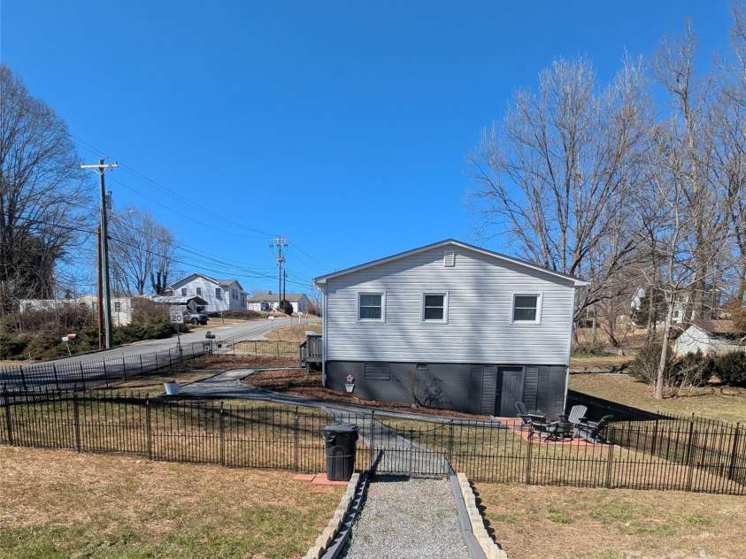 51 Miller Avenue, Marion, NC 28752.  MLS# CAR4221132, YatesRealty ID 2853. Fenced in area