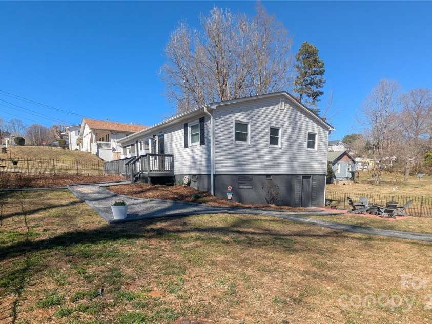 51 Miller Avenue, Marion, NC 28752.  MLS# CAR4221132, YatesRealty ID 2853. Right side