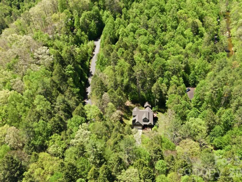 280 Bear River Lodge Trail, Marshall, NC 28753.  MLS# CAR4370579, YatesRealty ID 28530. Nestled In Nature