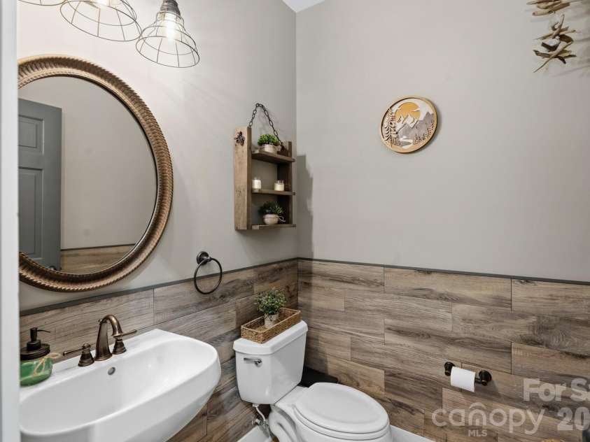 280 Bear River Lodge Trail, Marshall, NC 28753.  MLS# CAR4370579, YatesRealty ID 28530. Powder Room On Main Level
