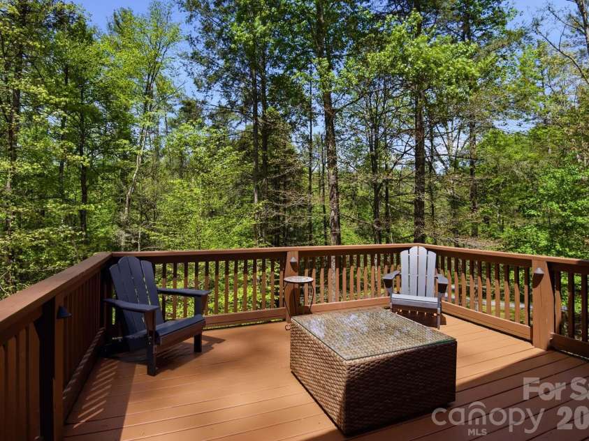 280 Bear River Lodge Trail, Marshall, NC 28753.  MLS# CAR4370579, YatesRealty ID 28530. Sunny Deck for Relaxing
