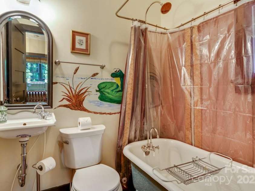 75 Charles Street, Saluda, NC 28773.  MLS# CAR4280162, YatesRealty ID 28531. 2nd floor Bathroom off Bedroom 3 and hallway access.