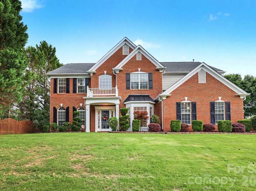 10913 Knight Castle Drive, Charlotte, NC 28277.  MLS# CAR4389242, YatesRealty ID 28532. 