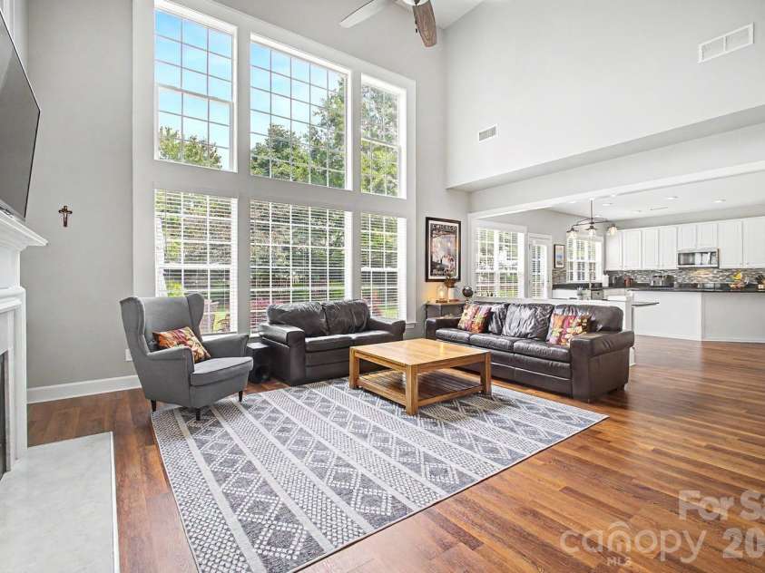 10913 Knight Castle Drive, Charlotte, NC 28277.  MLS# CAR4389242, YatesRealty ID 28532. 