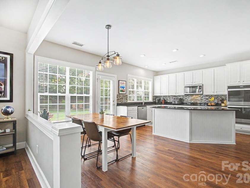 10913 Knight Castle Drive, Charlotte, NC 28277.  MLS# CAR4389242, YatesRealty ID 28532. 