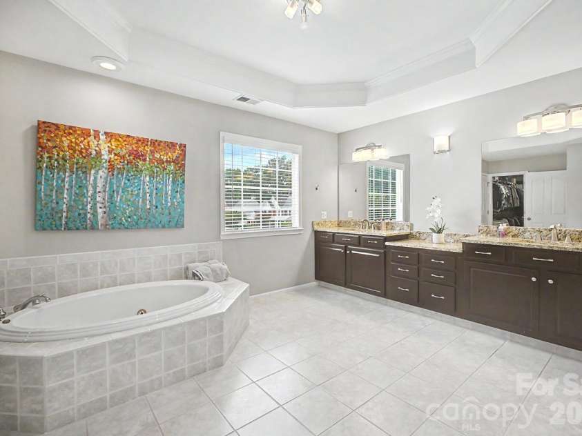 10913 Knight Castle Drive, Charlotte, NC 28277.  MLS# CAR4389242, YatesRealty ID 28532. 