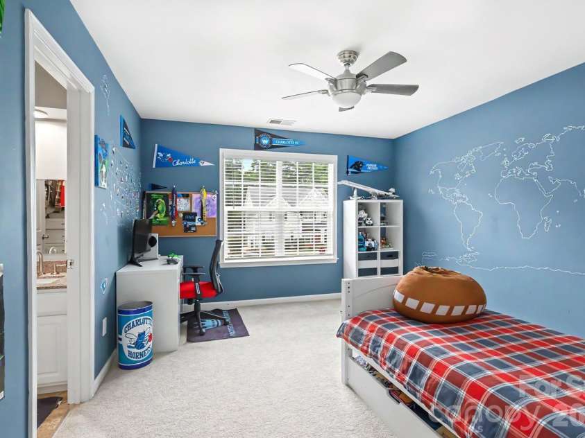10913 Knight Castle Drive, Charlotte, NC 28277.  MLS# CAR4389242, YatesRealty ID 28532. 