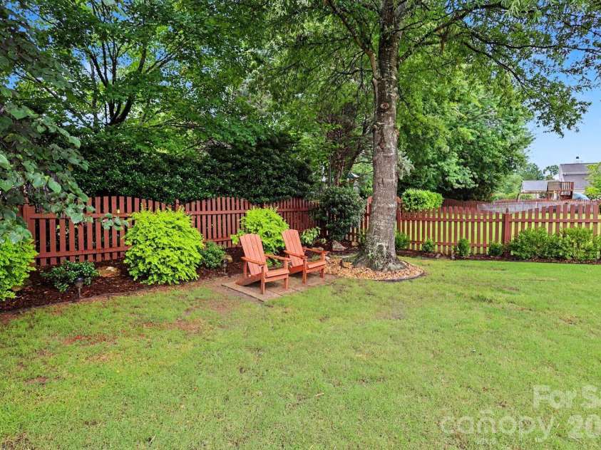 10913 Knight Castle Drive, Charlotte, NC 28277.  MLS# CAR4389242, YatesRealty ID 28532. 