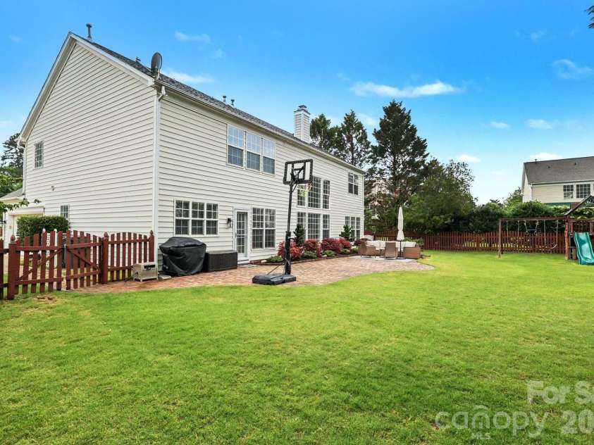 10913 Knight Castle Drive, Charlotte, NC 28277.  MLS# CAR4389242, YatesRealty ID 28532. 