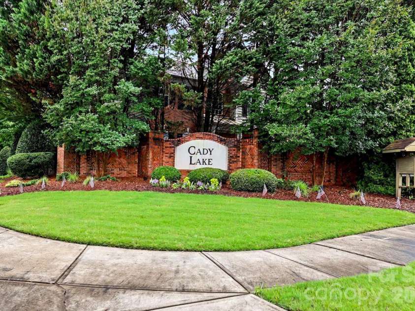 10913 Knight Castle Drive, Charlotte, NC 28277.  MLS# CAR4389242, YatesRealty ID 28532. 