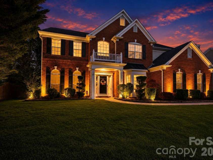 10913 Knight Castle Drive, Charlotte, NC 28277.  MLS# CAR4389242, YatesRealty ID 28532. 
