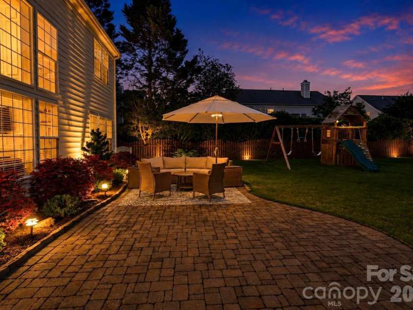 10913 Knight Castle Drive, Charlotte, NC 28277.  MLS# CAR4389242, YatesRealty ID 28532. 