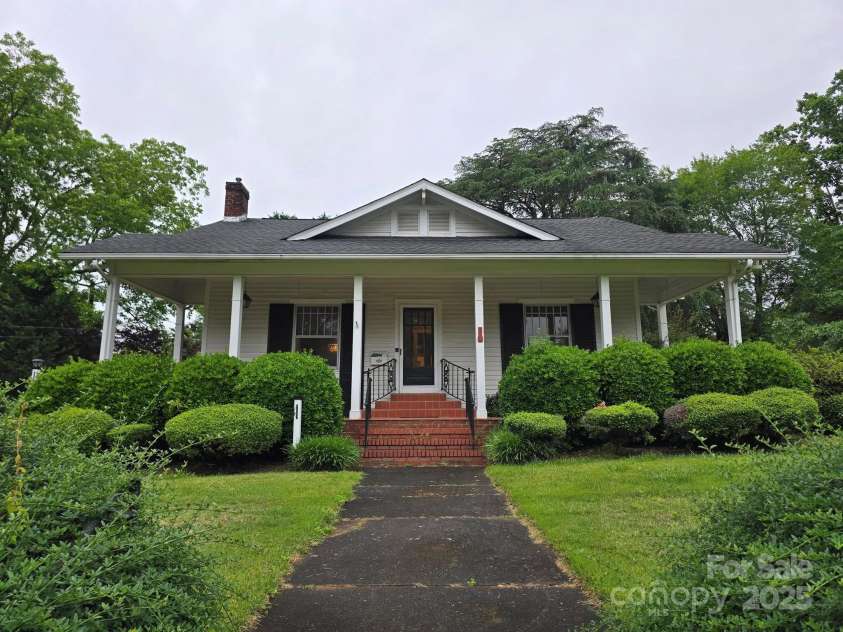 129 Carolina Avenue, Forest City, NC 28043.  MLS# CAR4264480, YatesRealty ID 28533. 