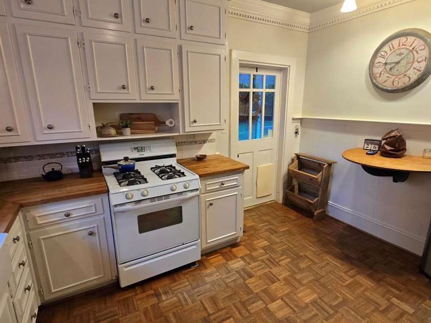 129 Carolina Avenue, Forest City, NC 28043.  MLS# CAR4264480, YatesRealty ID 28533. 