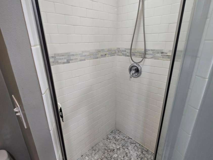 129 Carolina Avenue, Forest City, NC 28043.  MLS# CAR4264480, YatesRealty ID 28533. 