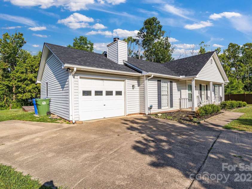 1012 Thorncrest Drive, Fletcher, NC 28732.  MLS# CAR4280645, YatesRealty ID 28534. 