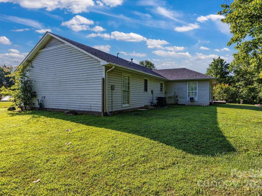 1012 Thorncrest Drive, Fletcher, NC 28732.  MLS# CAR4280645, YatesRealty ID 28534. 