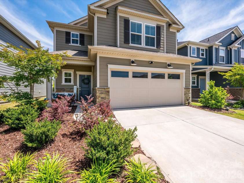 14129 Canemeadow Drive, Charlotte, NC 28278.  MLS# CAR4381211, YatesRealty ID 28534. 