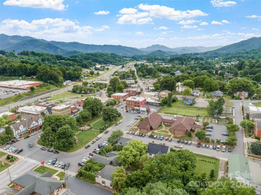 5 Town Square, Burnsville, NC 28714.  MLS# CAR4284216, YatesRealty ID 28535. Burnsville Town Square