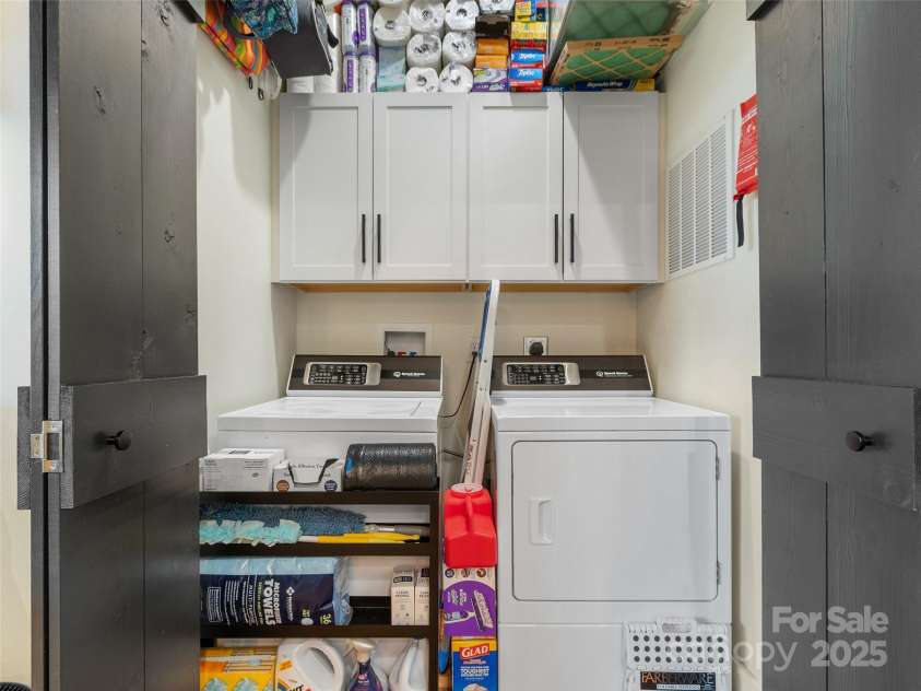 5 Town Square, Burnsville, NC 28714.  MLS# CAR4284216, YatesRealty ID 28535. Laundry Room