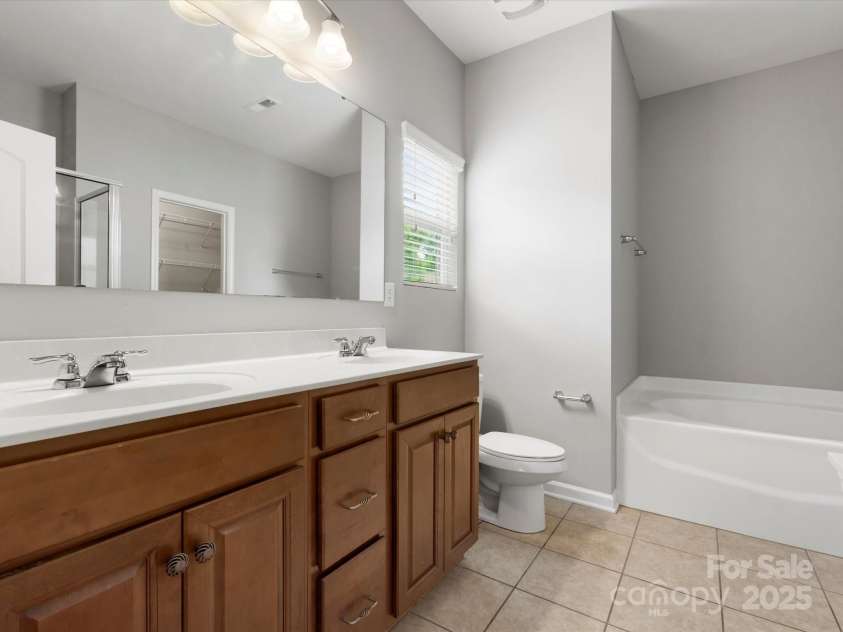 1660 Beleek Ridge Lane, Lake Wylie, SC 29710.  MLS# CAR4266744, YatesRealty ID 28536. 