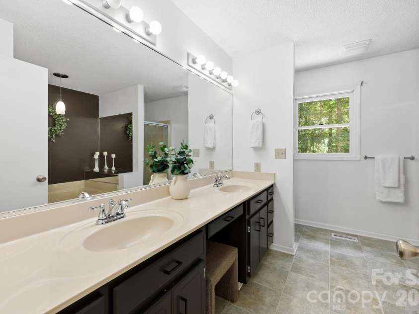 31648 Ameron Circle, Albemarle, NC 28001.  MLS# CAR4389801, YatesRealty ID 28536. 