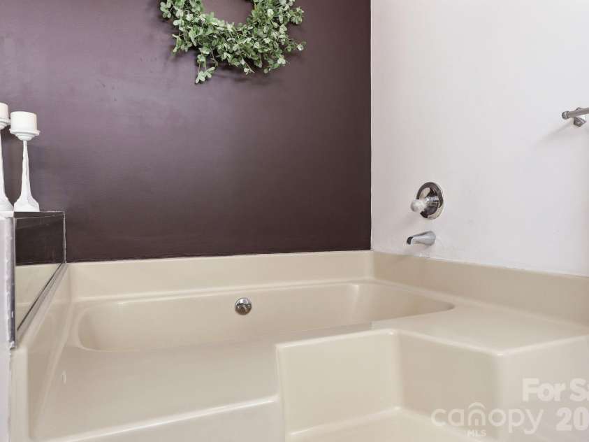 31648 Ameron Circle, Albemarle, NC 28001.  MLS# CAR4389801, YatesRealty ID 28536. 