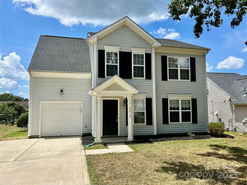 2819 Cougar Hill Court, Charlotte, NC 28216.  MLS# CAR4269520, YatesRealty ID 28537. 