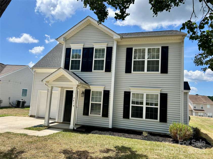 2819 Cougar Hill Court, Charlotte, NC 28216.  MLS# CAR4269520, YatesRealty ID 28537. 