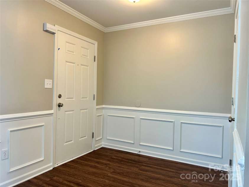 2819 Cougar Hill Court, Charlotte, NC 28216.  MLS# CAR4269520, YatesRealty ID 28537. 