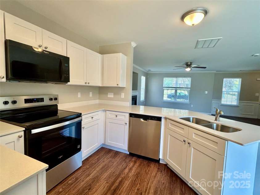2819 Cougar Hill Court, Charlotte, NC 28216.  MLS# CAR4269520, YatesRealty ID 28537. 