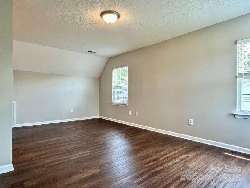 2819 Cougar Hill Court, Charlotte, NC 28216.  MLS# CAR4269520, YatesRealty ID 28537. 