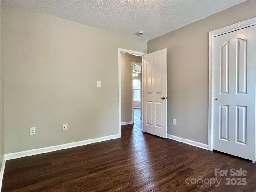 2819 Cougar Hill Court, Charlotte, NC 28216.  MLS# CAR4269520, YatesRealty ID 28537. 