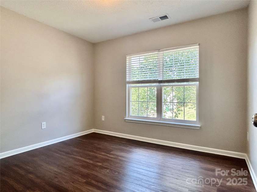 2819 Cougar Hill Court, Charlotte, NC 28216.  MLS# CAR4269520, YatesRealty ID 28537. 