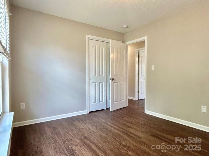 2819 Cougar Hill Court, Charlotte, NC 28216.  MLS# CAR4269520, YatesRealty ID 28537. 