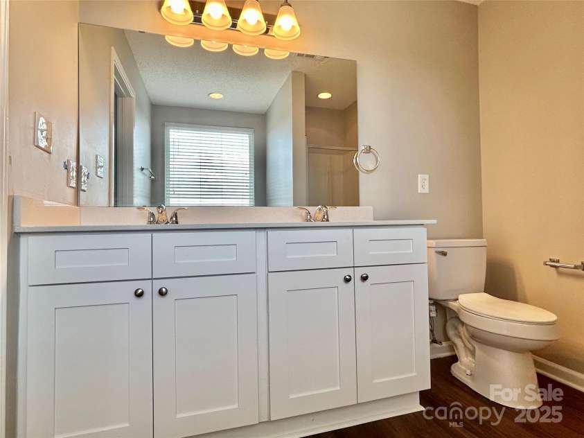 2819 Cougar Hill Court, Charlotte, NC 28216.  MLS# CAR4269520, YatesRealty ID 28537. 