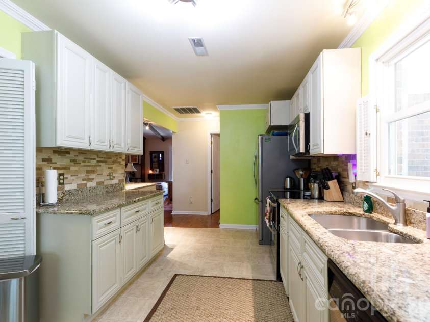 555 Black Street, Rock Hill, SC 29730.  MLS# CAR4389943, YatesRealty ID 28538. 