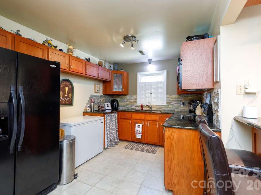 555 Black Street, Rock Hill, SC 29730.  MLS# CAR4389943, YatesRealty ID 28538. 