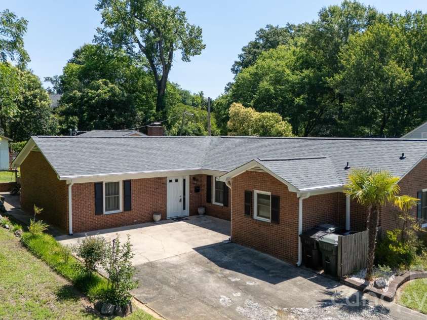 555 Black Street, Rock Hill, SC 29730.  MLS# CAR4389943, YatesRealty ID 28538. 