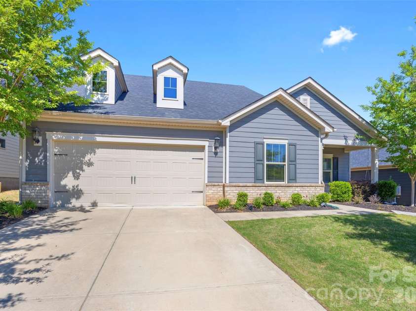 9306 Dufaux Drive, Charlotte, NC 28278.  MLS# CAR4380832, YatesRealty ID 28539. 