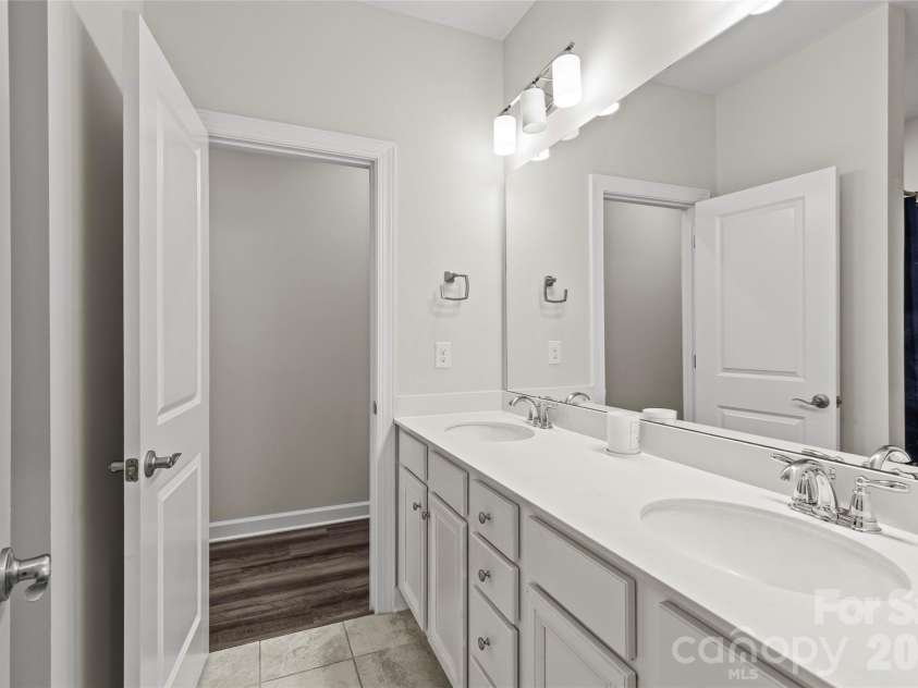 9306 Dufaux Drive, Charlotte, NC 28278.  MLS# CAR4380832, YatesRealty ID 28539. 