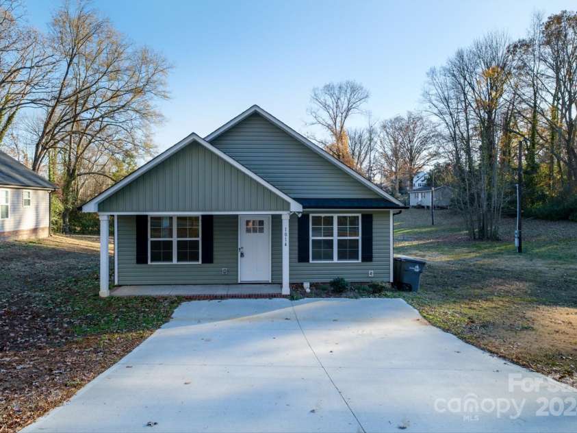 1014 Kansas Street, Kannapolis, NC 28083.  MLS# CAR4206493, YatesRealty ID 2854. 