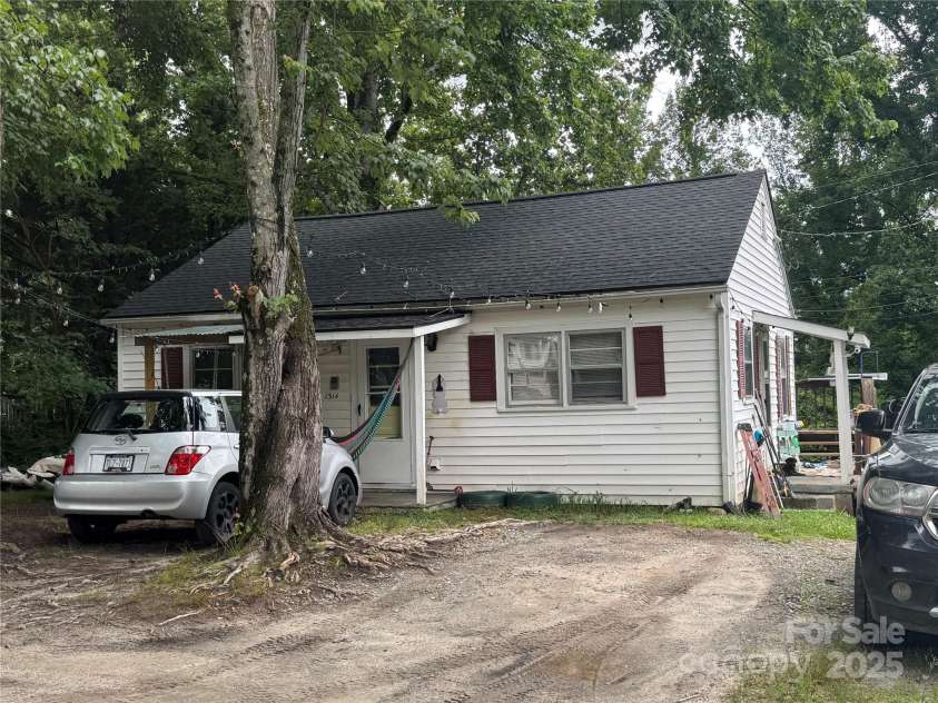 1314 & 1318 Rockford Place, Lenoir, NC 28645.  MLS# CAR4269497, YatesRealty ID 28540. 1314 Rockford Pl
