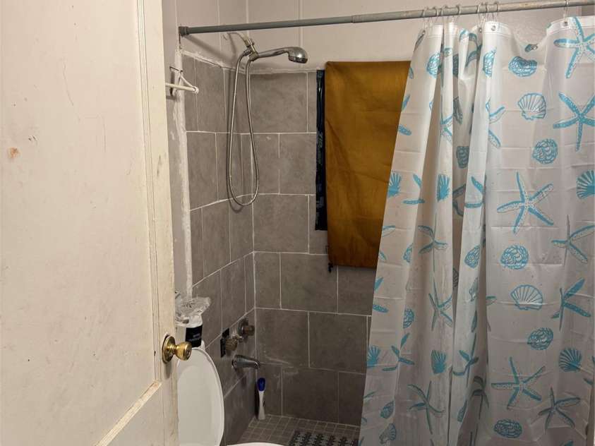 1314 & 1318 Rockford Place, Lenoir, NC 28645.  MLS# CAR4269497, YatesRealty ID 28540. Bathroom