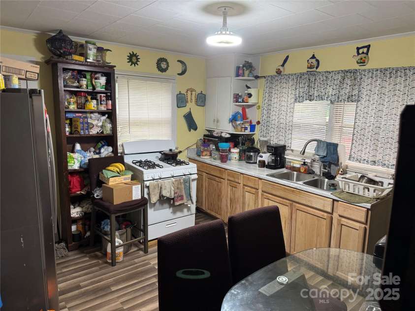 1314 & 1318 Rockford Place, Lenoir, NC 28645.  MLS# CAR4269497, YatesRealty ID 28540. Kitchen