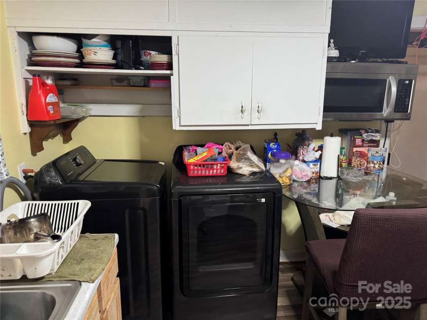 1314 & 1318 Rockford Place, Lenoir, NC 28645.  MLS# CAR4269497, YatesRealty ID 28540. Kitchen