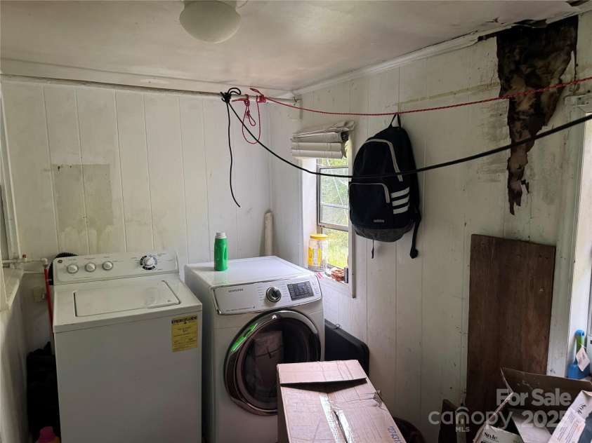 1314 & 1318 Rockford Place, Lenoir, NC 28645.  MLS# CAR4269497, YatesRealty ID 28540. Laundry Area