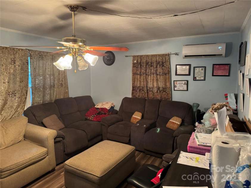 1314 & 1318 Rockford Place, Lenoir, NC 28645.  MLS# CAR4269497, YatesRealty ID 28540. Livng Room